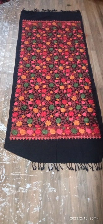 Product image of Kashmiri  shawl, price: Rs. 1050, ID: kashmiri-shawl-fedde997