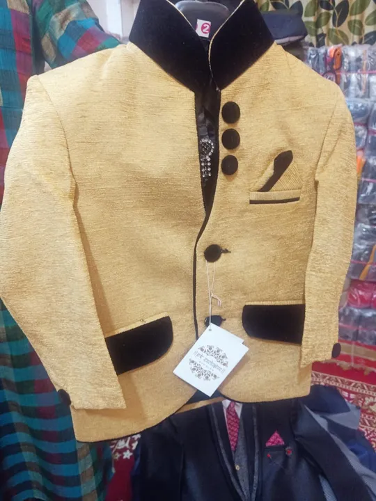 Kidswear coat pant
Fresh stock
3 piece suit
Quantity 1000 piece
Age group 2to14 year 
Article design uploaded by Gouri & Sons on 5/31/2024
