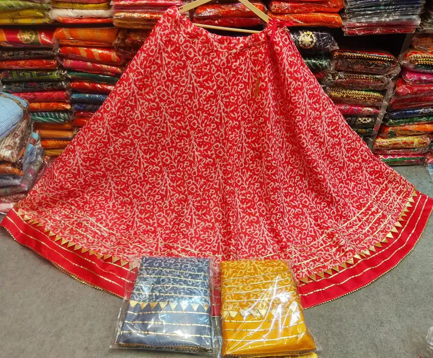 Post image Woman lehanga 
Febric kota doriya with cotton lining 
Price 280
Size waist 28 to 46
Shipping extra 70 per kg all इंडिया
Contact 9772325609 whatapp n call