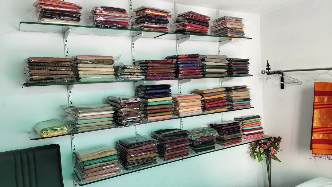 Shop Store Images of Miran Handloom saree