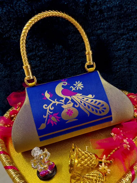 Paithani purse Available  uploaded by SAMARTH PAITHANI WHAT'S UP 8087211077 on 2/18/2023