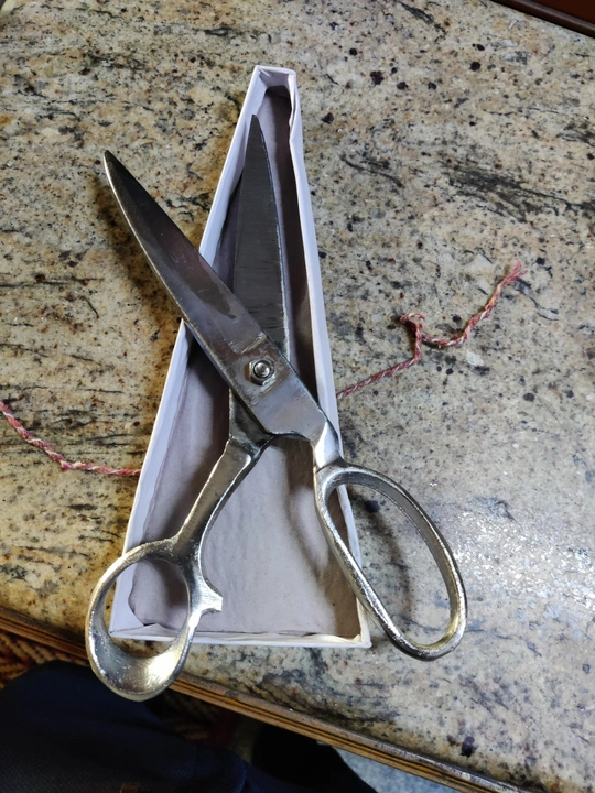Steel tailoring scissors  uploaded by Shanti Sales Corporation on 2/18/2023