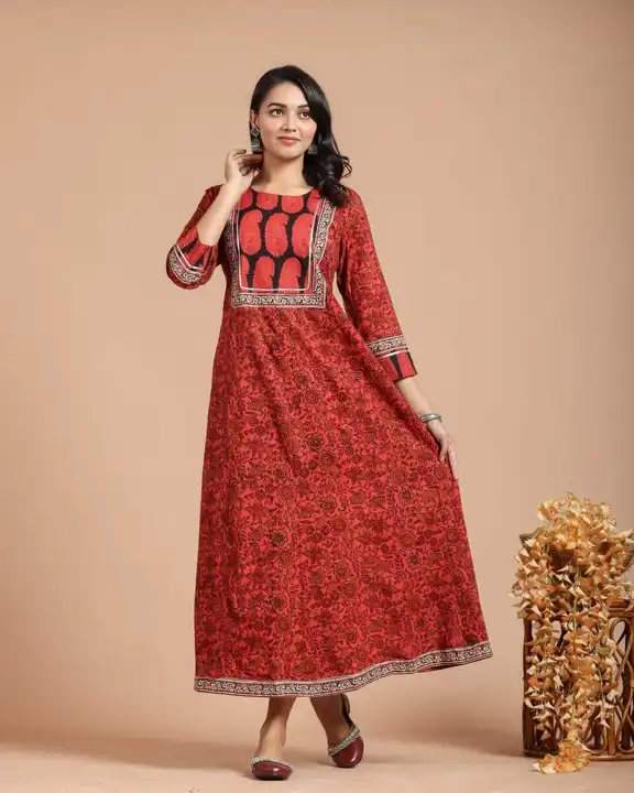 Post image * cotton One pec dress*
 
*Hand block print*

*CARE :- Gentle handwas only*

*Size - S , M , L , XL, XXL

*PRICE* *800*


       *Size chart*

   *Chest waist length*
*S.   36.    34.   46
*M   38.    36.   46
*L.   40.    38.   46
*Xl.   42.    40.   48
*xxl   44    42   48

Note- if you want to chang lenth, possible