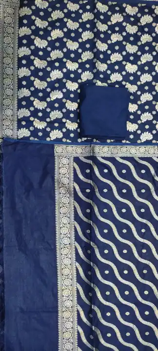 Post image Banarasi kataan silk Suit three piece  with beautiful dupatta matching salwar
Length top-2.5
Bottom 2.5
Dupatta 2.5