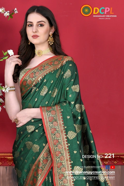 Banarsi silk saree with unstitch blouse piece 💚 uploaded by Dhananjay Creations Pvt Ltd. on 2/20/2023