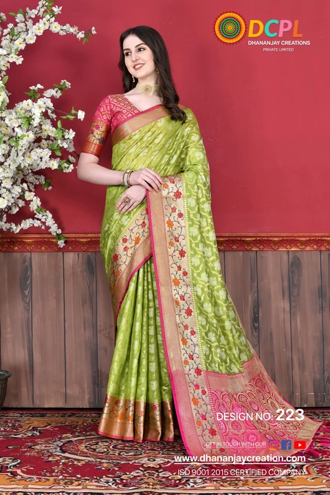 Beautiful banarasi silk saree green saree 💚 uploaded by Dhananjay Creations Pvt Ltd. on 2/20/2023