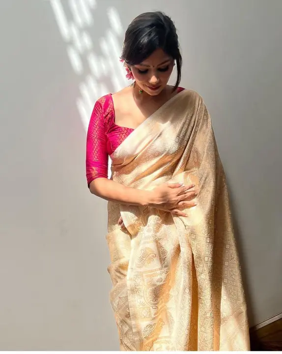 Banarasi Silk and soft saree  uploaded by DHANANJAY CREATION  on 2/20/2023