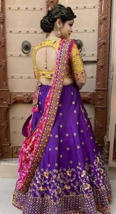 Post image I want 1 pieces of Lehenga at a total order value of 1200. Please send me price if you have this available.