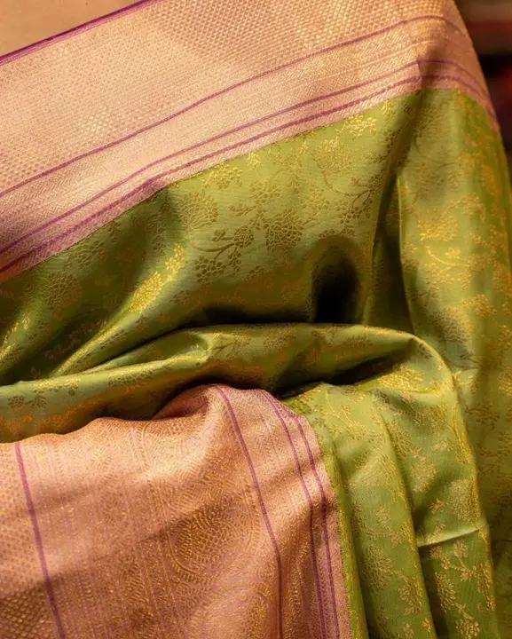 Beautiful banarasi silk saree green saree 💚 uploaded by Dhananjay Creations Pvt Ltd. on 2/22/2023