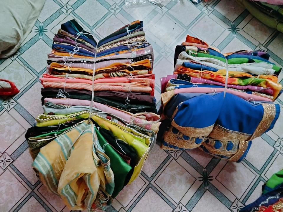 Product image of Mix lot sarees, price: Rs. 150, ID: mix-lot-sarees-7fc3630f