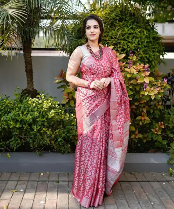 Product uploaded by sarees_collection163 on 2/23/2023