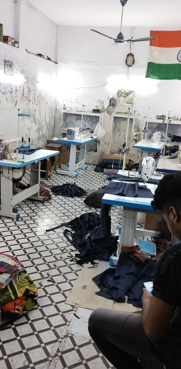 Factory Store Images of Lady's suits manufacturing