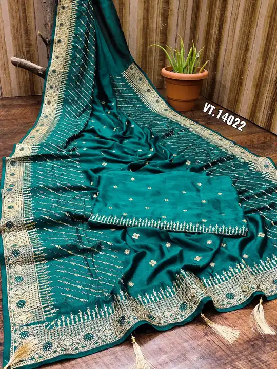 Product uploaded by Vishal trendz 1011 avadh textile market on 2/25/2023