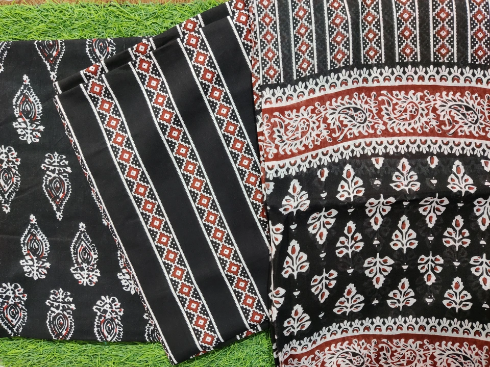 60X60 Fabric and Mal Mal Dupatta uploaded by Kismat Collection  on 2/25/2023