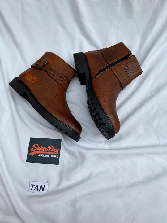 Post image *superdry boots*

*ᑭᖇIᑕE - 999 free shipping*

🅂🄸🅉🄴 - 6,7,8,9,10

Colors🌈-(3) black, brown , tan

Sole-TPR

LIVE Pics and video 🥰
*Full stock*😍😍✌️
