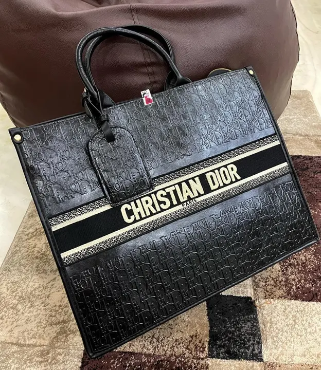 DIOR HAND BAG uploaded by T&I bags  on 2/28/2023
