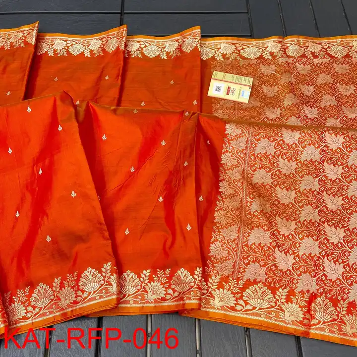 RFP

Banarasee pure Handloom  katan silk 

Weaved with resham bootis with creamish gold uploaded by Shree's collection on 2/28/2023