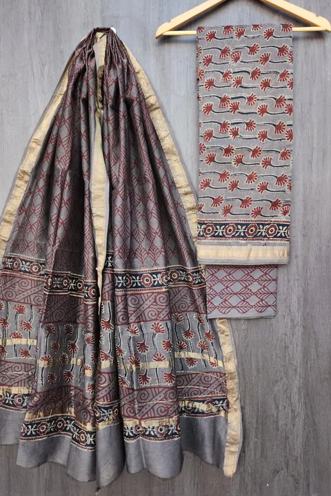 Maheshwari suit uploaded by Unique textile bagru on 3/1/2023