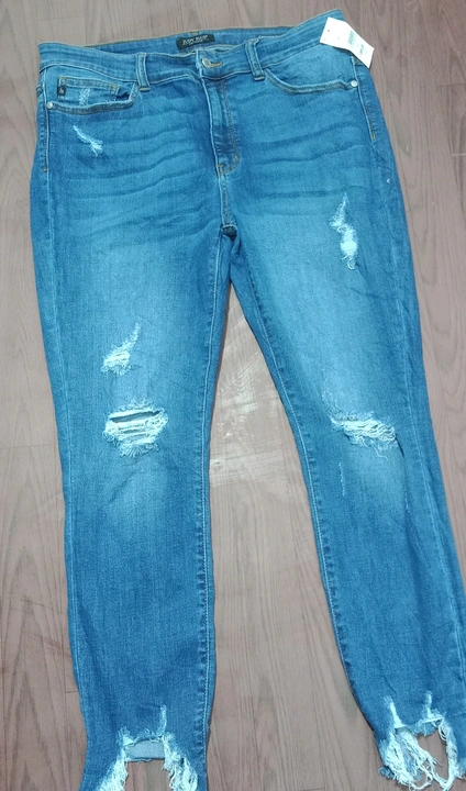 Branded jeans uploaded by Toska enterprises on 3/2/2023