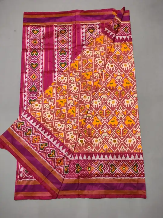 Ikkat Rajkot silk saree pallu design with blouse plan  uploaded by VEDIK HANDLOOMS  on 3/2/2023