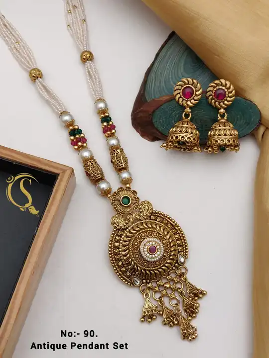 Product uploaded by Vihaajewellery on 5/30/2024