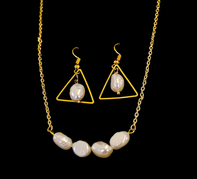 Original Freshwater pearl pendant set with earrings  uploaded by TrendsVilla  on 3/3/2023