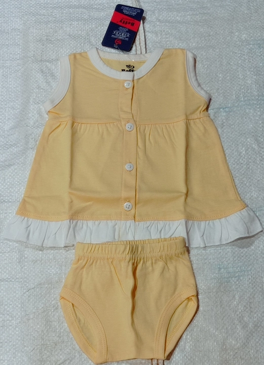 Product image of Baby girl frock set, price: Rs. 130, ID: baby-girl-frock-set-7a9cb53a