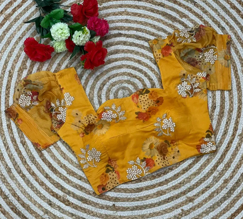 🌺*NEW DESIGN*🌺

  *Blousewala*❤️

*Fabric* :-Organza print with Heavy Embroidery 👘

🪡*size:- 38” uploaded by Aanvi fab on 3/4/2023