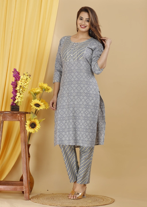 Cotton straight kurti with pent uploaded by Maruti ethnic fashion on 3/6/2023