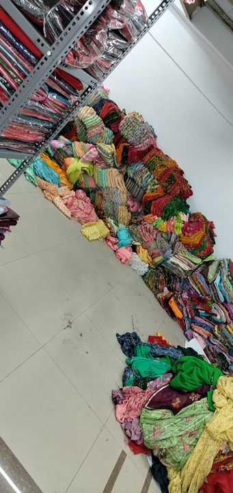 Warehouse Store Images of Shree Kesari Nandan Textile