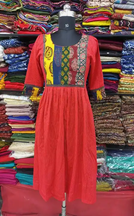 Cotton Katha & ajrakh patchwork yoke *NAIRA CUT* kurti

Length 45" approx
Size 38 to 44"
P uploaded by Shree's collection on 3/6/2023