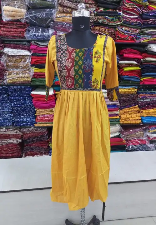 Cotton Katha & ajrakh patchwork yoke *NAIRA CUT* kurti

Length 45" approx
Size 38 to 44"
P uploaded by Shree's collection on 3/6/2023