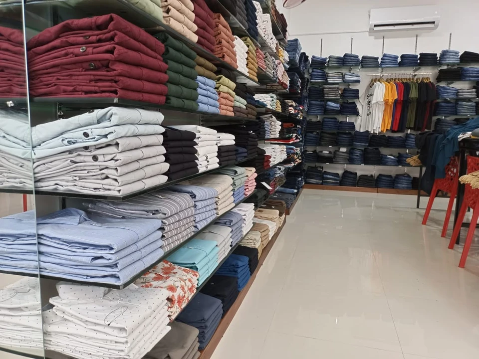 Factory Store Images of Brand Season