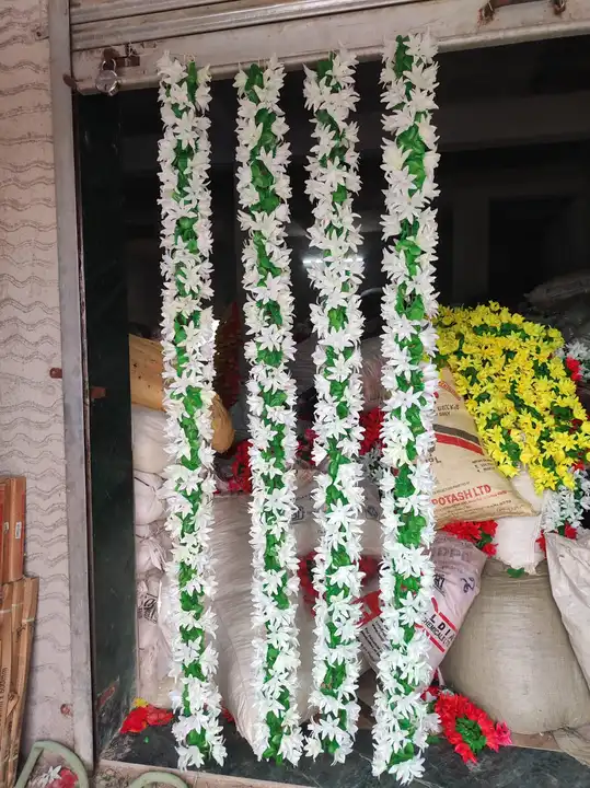 Product uploaded by Aamir handicrafts flowers on 5/30/2024
