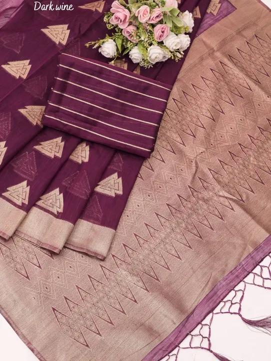 Exclusive launch collection heavy saree with heavy pallu tassels 

 uploaded by Miss Lifestyle on 3/7/2023