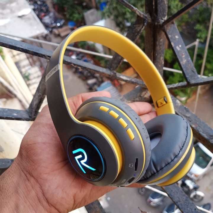 Post image 🔥 REALME WIRELESS HEADPHONE 🔥
• Modal :- RMA 66
• Colorful And Disco Lighting Design
• Aux, Micro SD Card And USB Supported
• Feel HD-NXI Card Ultra Clear HD Sound of Realme Experiance
• Clear Call Quality &amp; Long Lasting Battery Backup

PRICE :- 1100/-