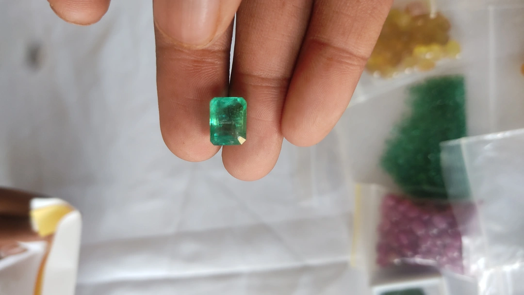 Natural emerald and certificate  uploaded by Mjf gems and jewellery on 3/8/2023