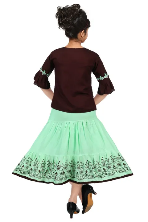 Top skirt green  uploaded by Fashion crown on 3/8/2023