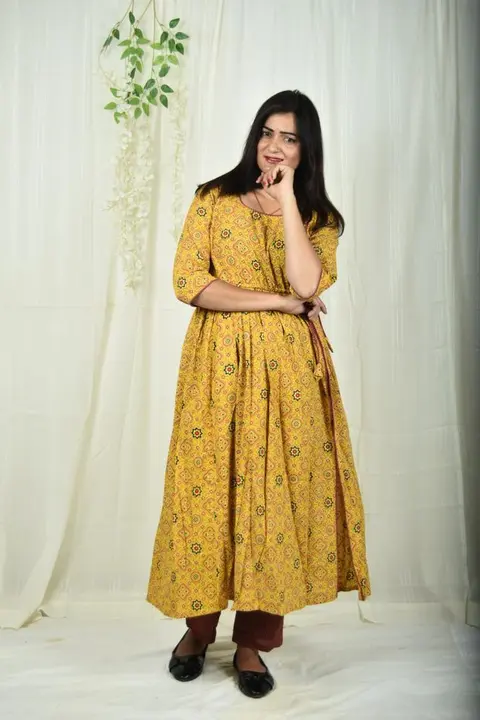 Ajrakh ready to wear Anarkali with one side cut kurti pant sets

Adjustable strap in kurti

Brand fi uploaded by Aanvi fab on 3/10/2023