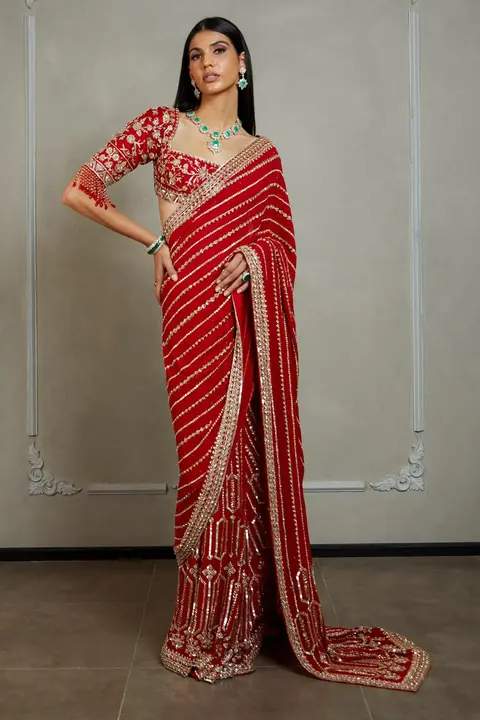 Sequence saree uploaded by 𝙋𝘼𝙑𝙄𝙏𝙍𝘼𝙈 on 3/10/2023