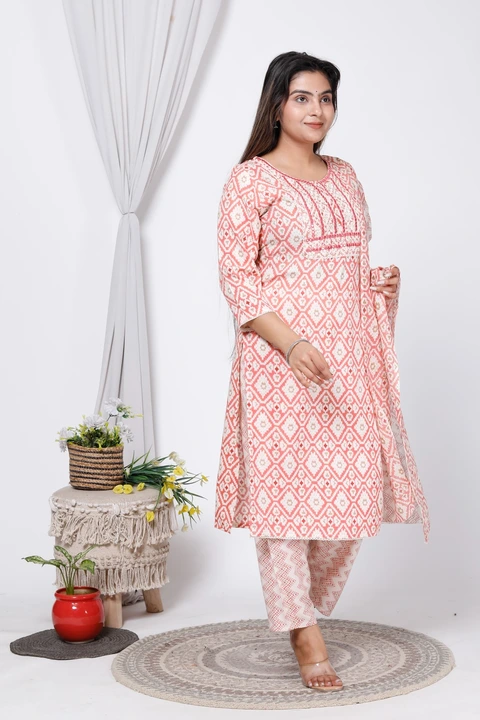 💃Today *New* *Lounch* 🎉LOOK A COOL PRETTIEST iwn stret cut a_line💫Kurta_pent with dupatta(3 pice) uploaded by Colours seven on 3/11/2023