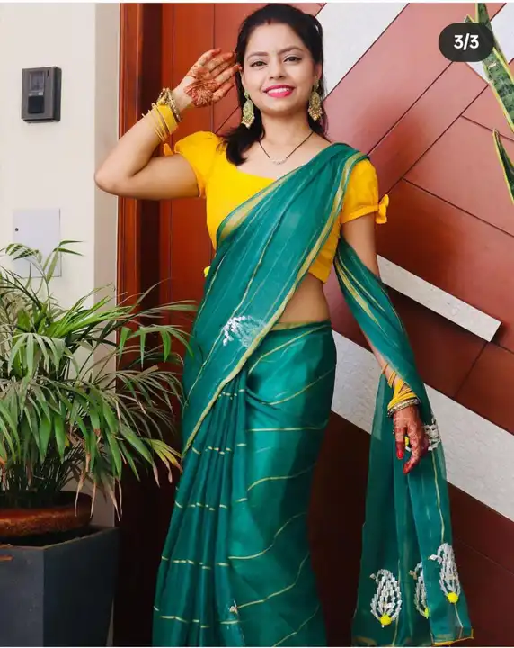 💥New Dhamaka💥

🦚 Najmeen chiffon saree with Gota Patti work 
🦚 Contrast blouse

😱😱  uploaded by Gotapatti manufacturer on 3/11/2023