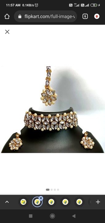 Necklace set with earrings and maangtikka uploaded by Rajasthani juwelen14 on 5/30/2024