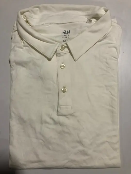 H&M T SHIRT STOCK

COLLOR 2000
FULL SLEEVE 2000
ROUND NECK AND V NECK 4500 APPROX
 uploaded by M A Fashion on 3/12/2023