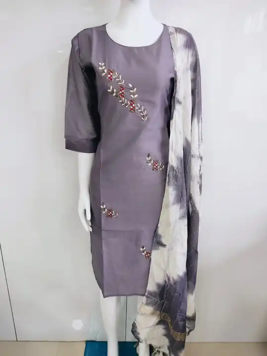 Product image of Chanderi Silk Kurti With Dupatta, price: Rs. 410, ID: chanderi-silk-kurti-with-dupatta-cf87147c