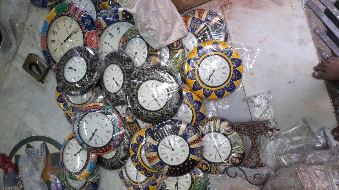 Wall clocks  uploaded by All tips Clock antik handicrafts on 3/12/2023