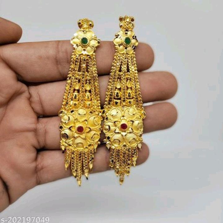 Earrings & Studs 
Name: Earrings & Studs 
Base Metal: Brass
Plating: Gold Plated
Sizing: Non-Adjusta uploaded by Sipra behera  on 3/13/2023