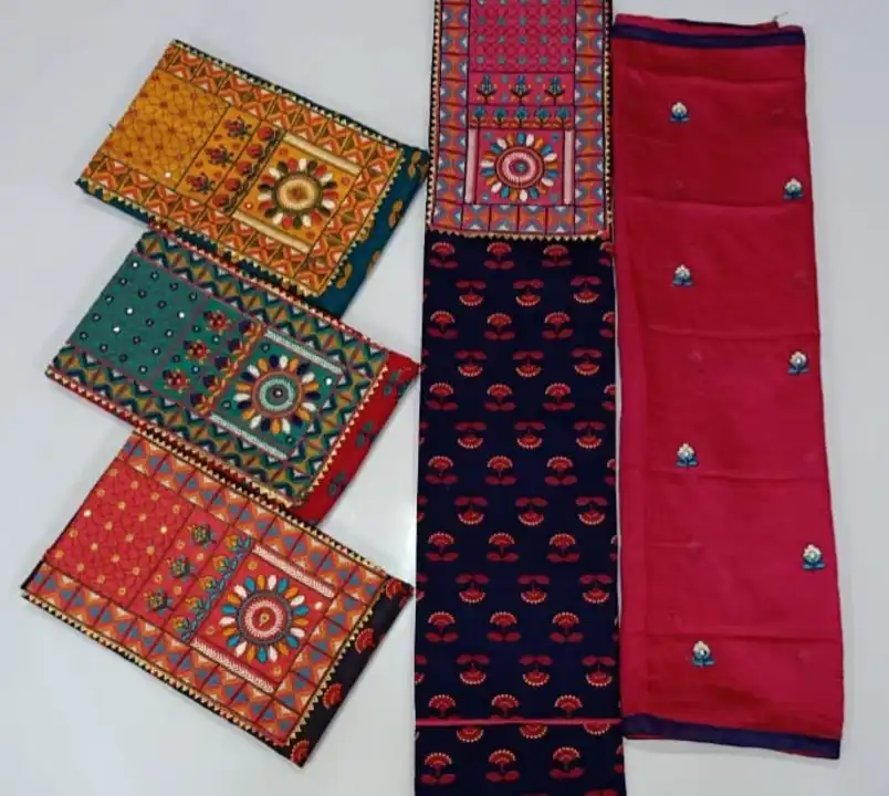 Post image 💕 *SOFT COTTON PRINT WITH HEAVY NECK PATCH WORK WITH DUPATTA WORK* 💕

Fabric:- *SOFT COTTON*

*Design Available* : * 1*

*TOP :-* 2.30MTRS

*BOTTOM :-* 2.00mtrs 
PLAIN DYEING

*DUPATTA :-* 2.25MTRS
(SOFT REYON FULL WORK)

*COLORS:-* *4*

💸 Net Rate  :- *570/-*
   

*INQUIRY BEFORE ORDER*