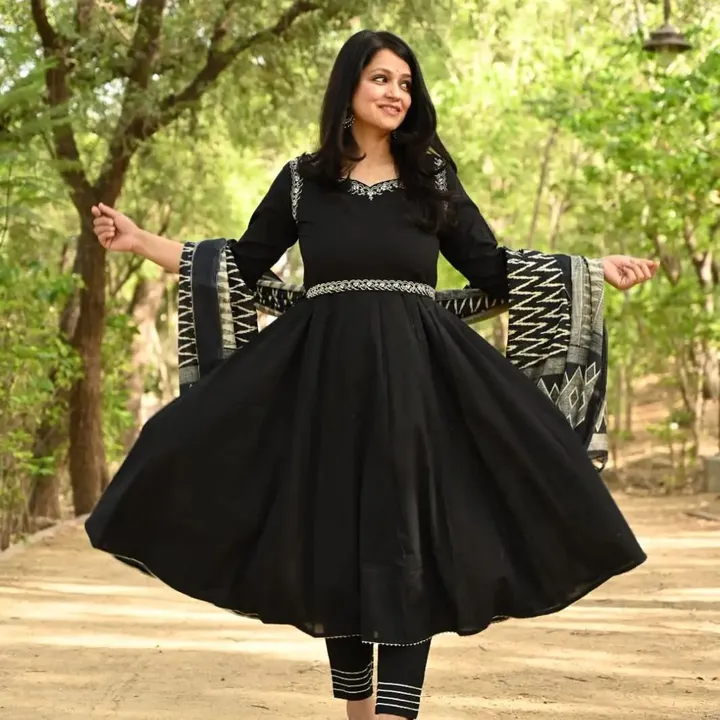 *New Launch*. 
 never seen before outfit.....Black
zari embroidered three piece anarkali is ust perf uploaded by Mahipal Singh on 3/14/2023