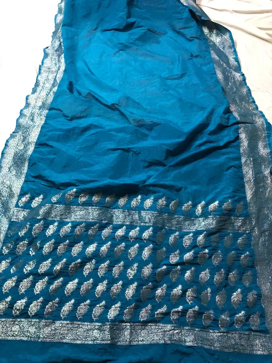 Plain saree and border blouse pallu zari woven. uploaded by V'VERSE on 3/15/2023